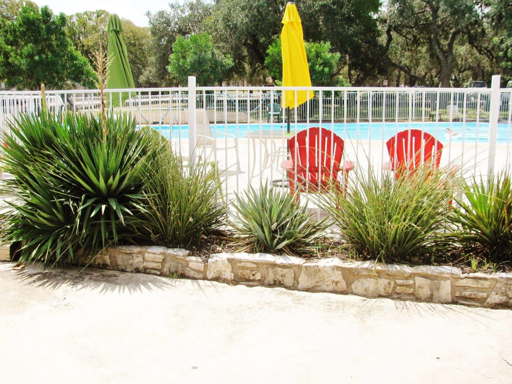 The Lodge At Cypress Falls Wimberley Zewnętrze zdjęcie