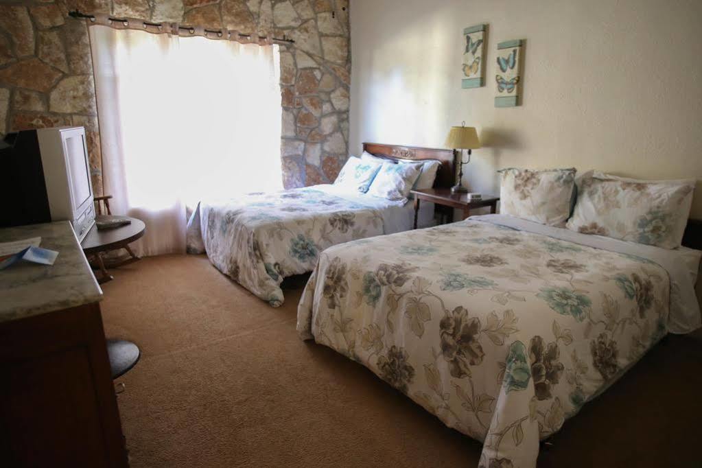 The Lodge At Cypress Falls Wimberley Zewnętrze zdjęcie