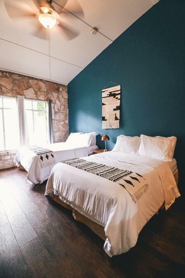 The Lodge At Cypress Falls Wimberley Zewnętrze zdjęcie