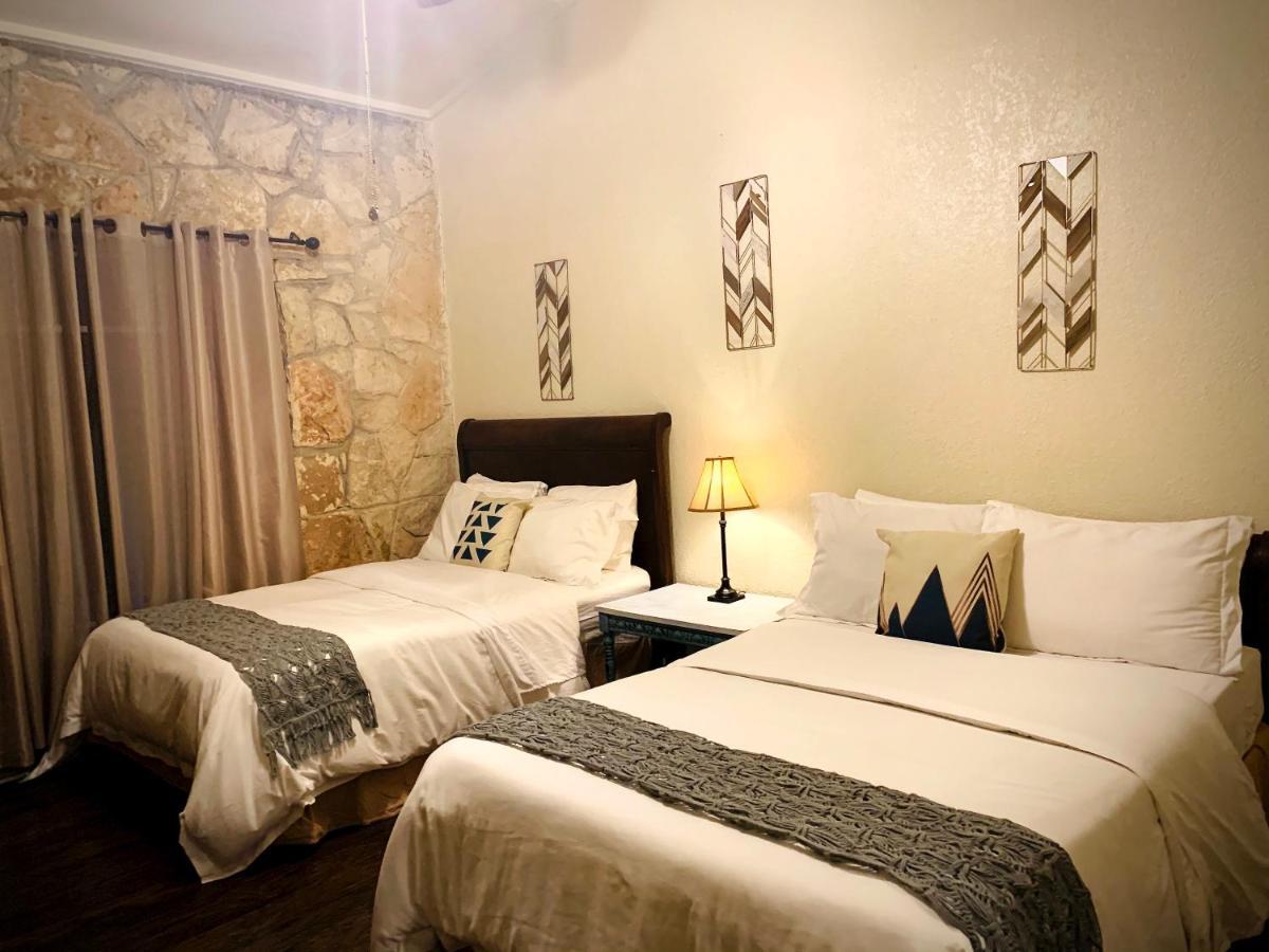 The Lodge At Cypress Falls Wimberley Zewnętrze zdjęcie